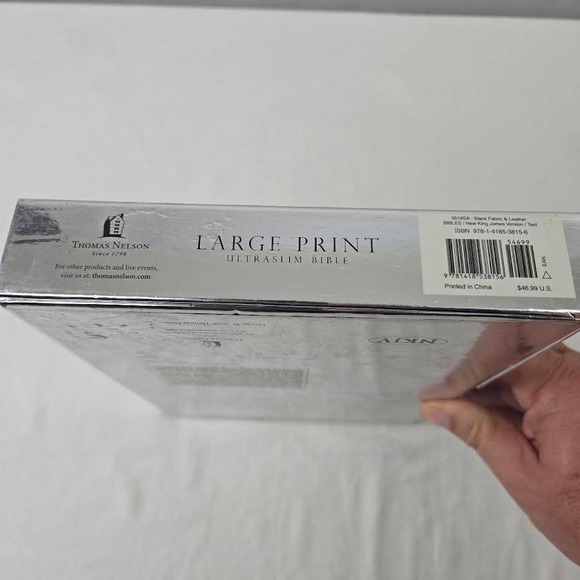 Thomas Nelson NKJV Ultraslim Bible Large Print Designer Series King James 2008 - Picture 6 of 6